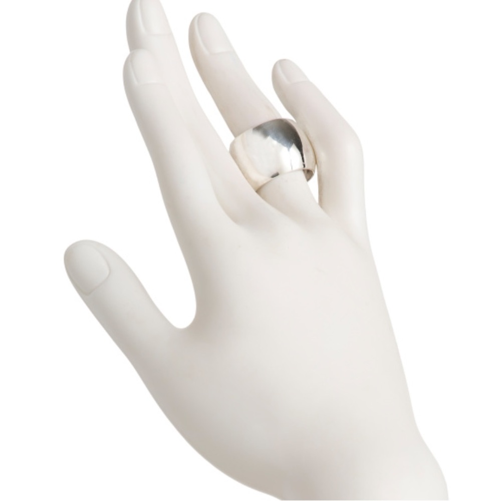 Wide band ring